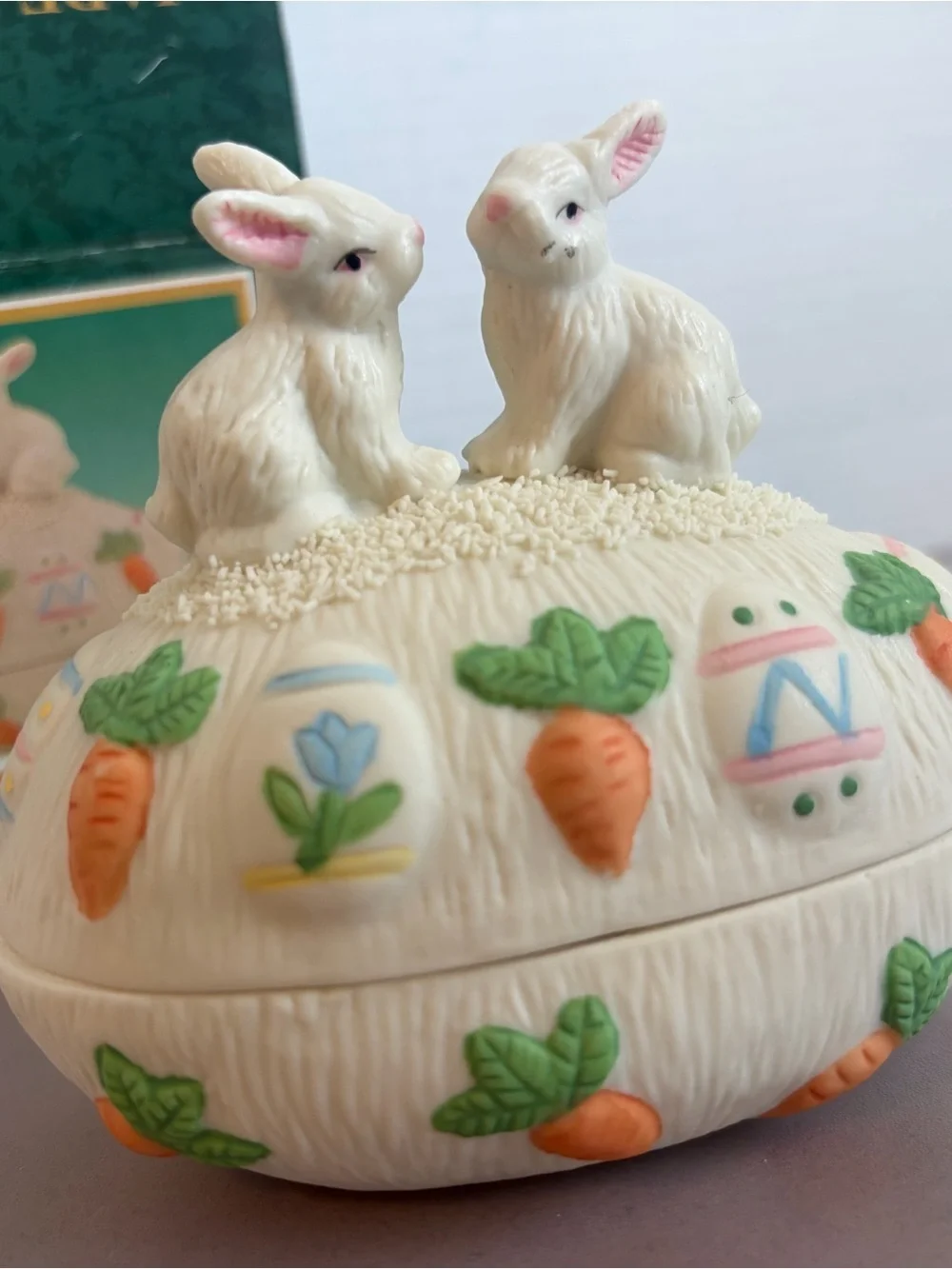 Vtg World Bazaars Jade Collection Bunnies On Egg